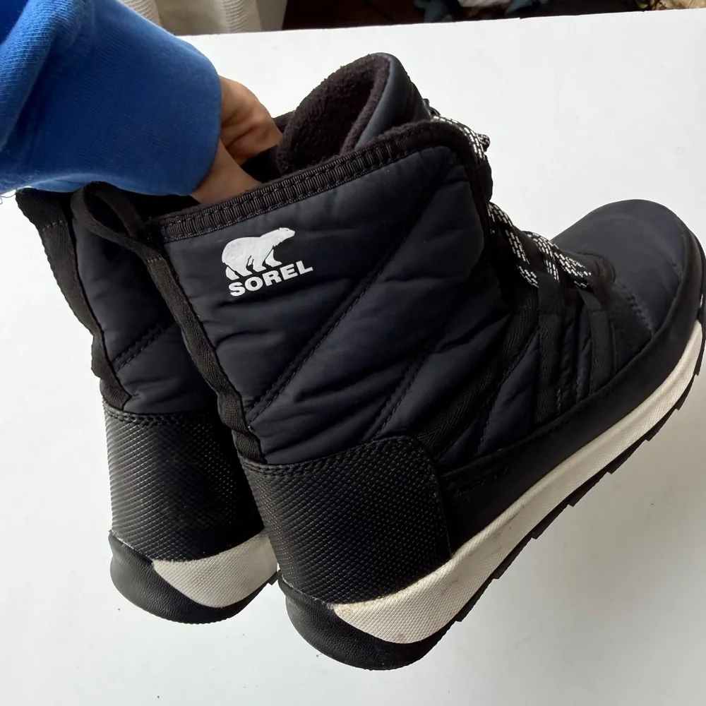 SOREL Youth Kids Size 6 Black White Whitney II High Top Snow Winter Boots